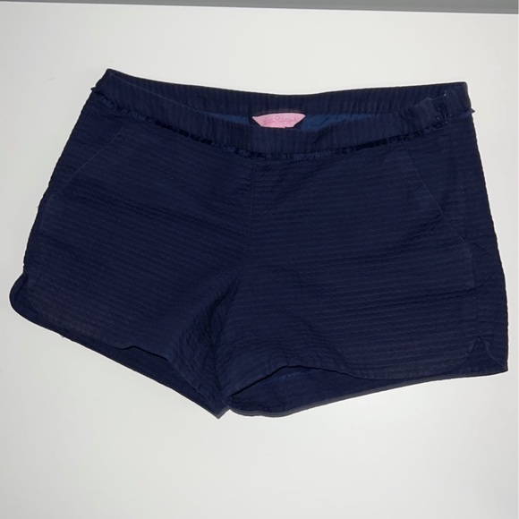 Lilly Pulitzer Adie Shorts size 4 excellent condition blue 

True Navy Dark Blue - Picture 8 of 11